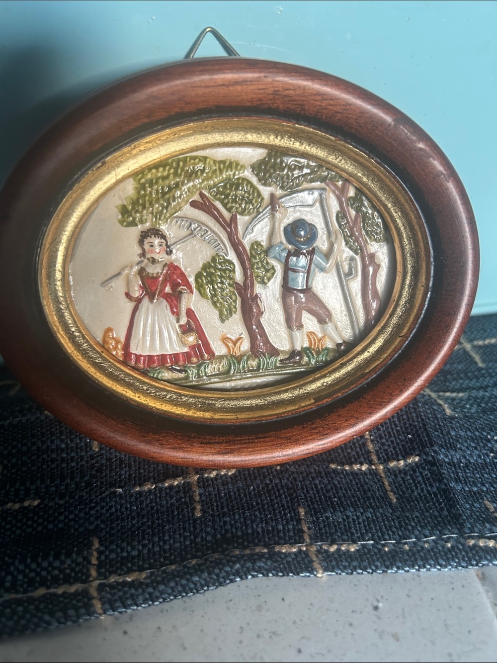 3 D Decorative Oval Wood Framed Wall Plaque in Brown and Gold